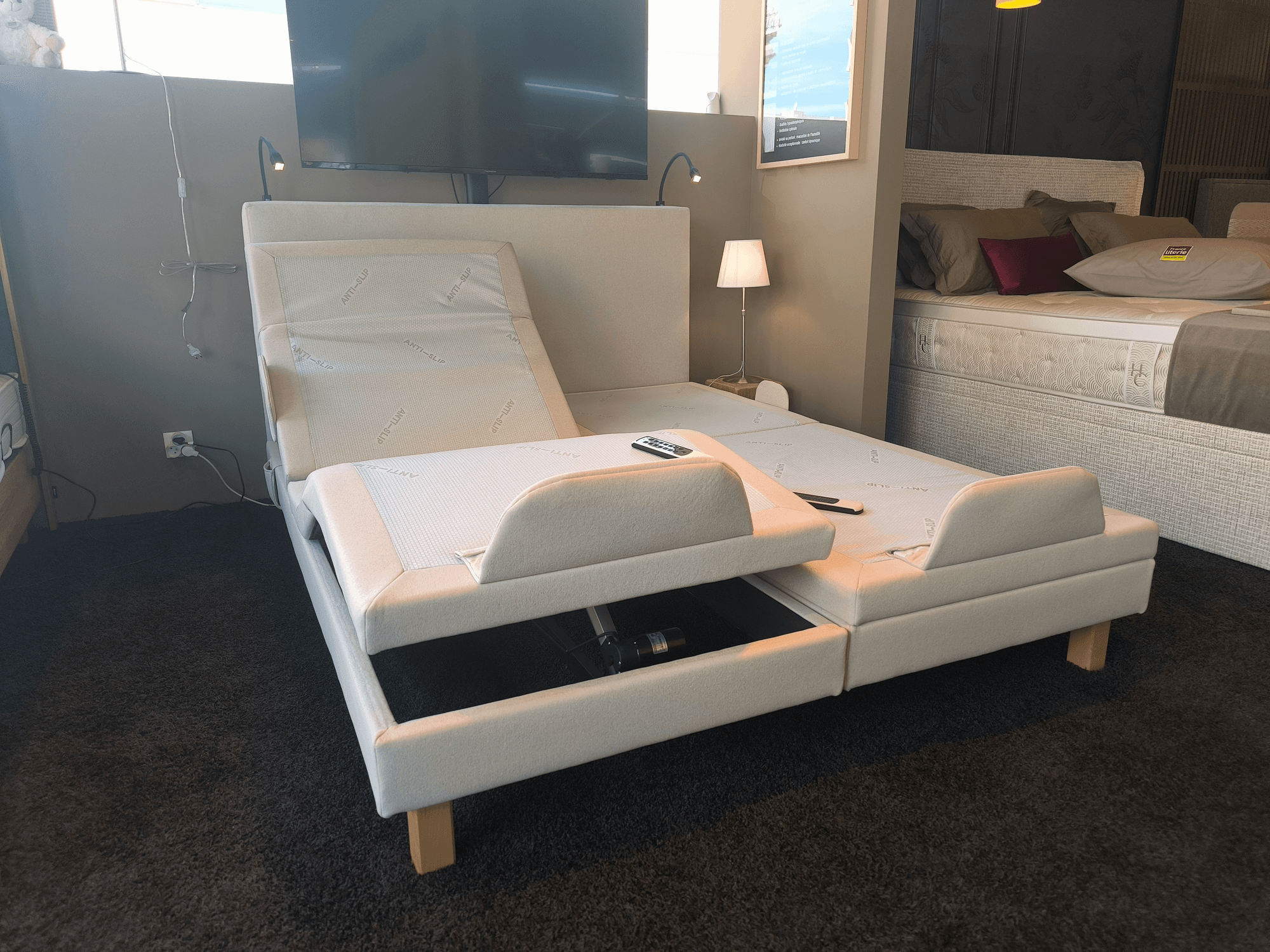 VANLANDSCHOOT Sommiers QUINTO BOXSPRING avec tête de Lit PARIS