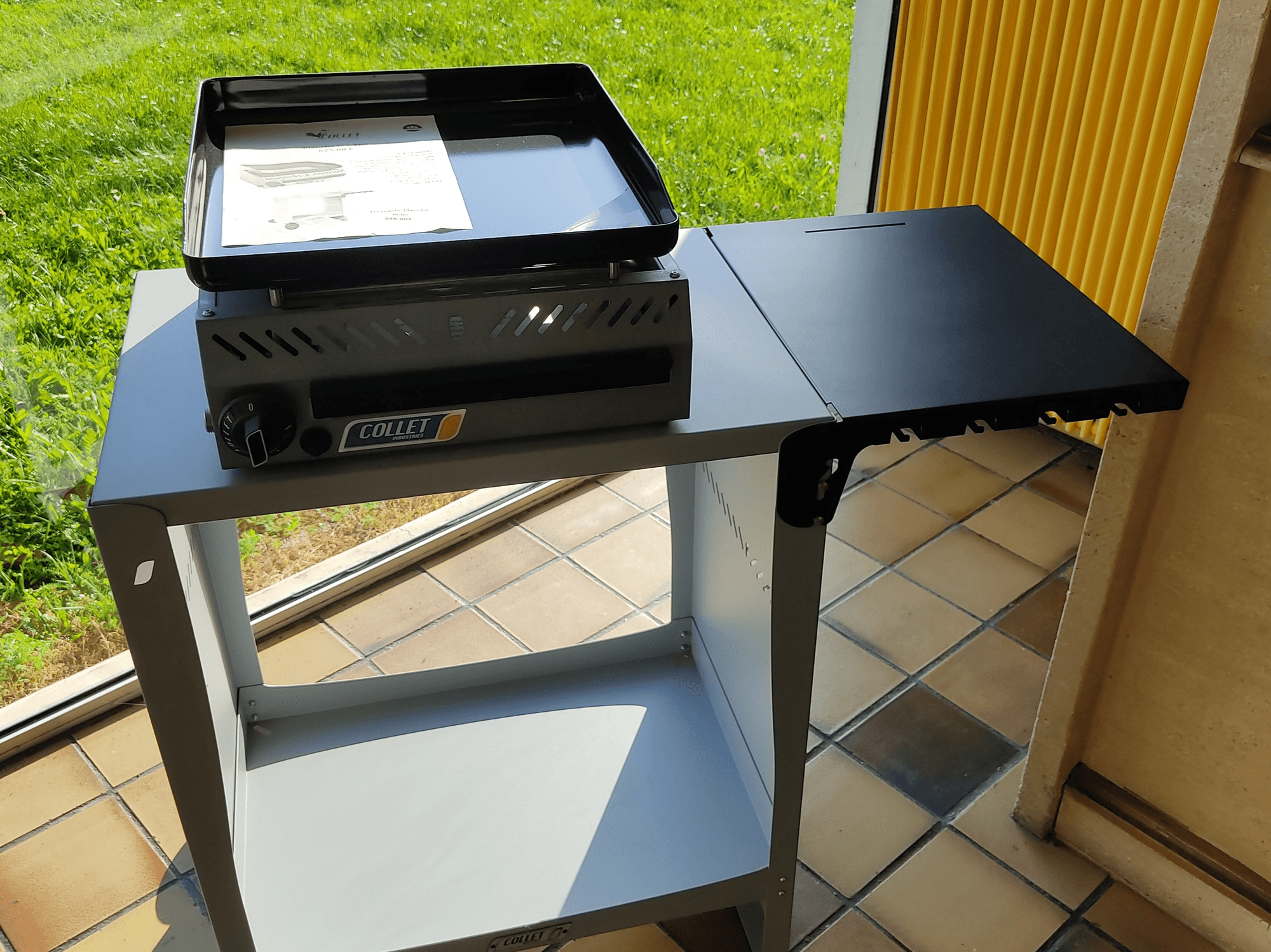 Plancha Eco 400 avec desserte acier de chez Collet industries